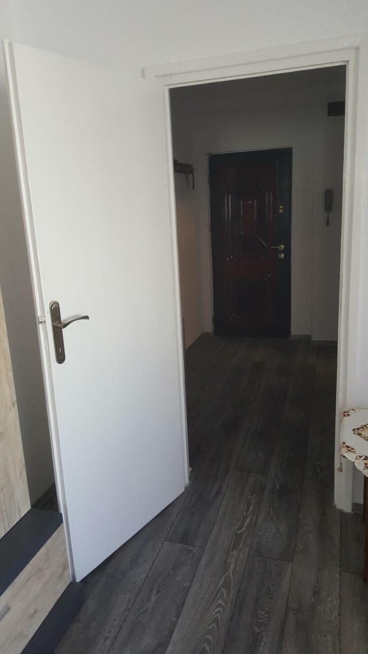 OrşovaApartament Victoryアパートメント エクステリア 写真