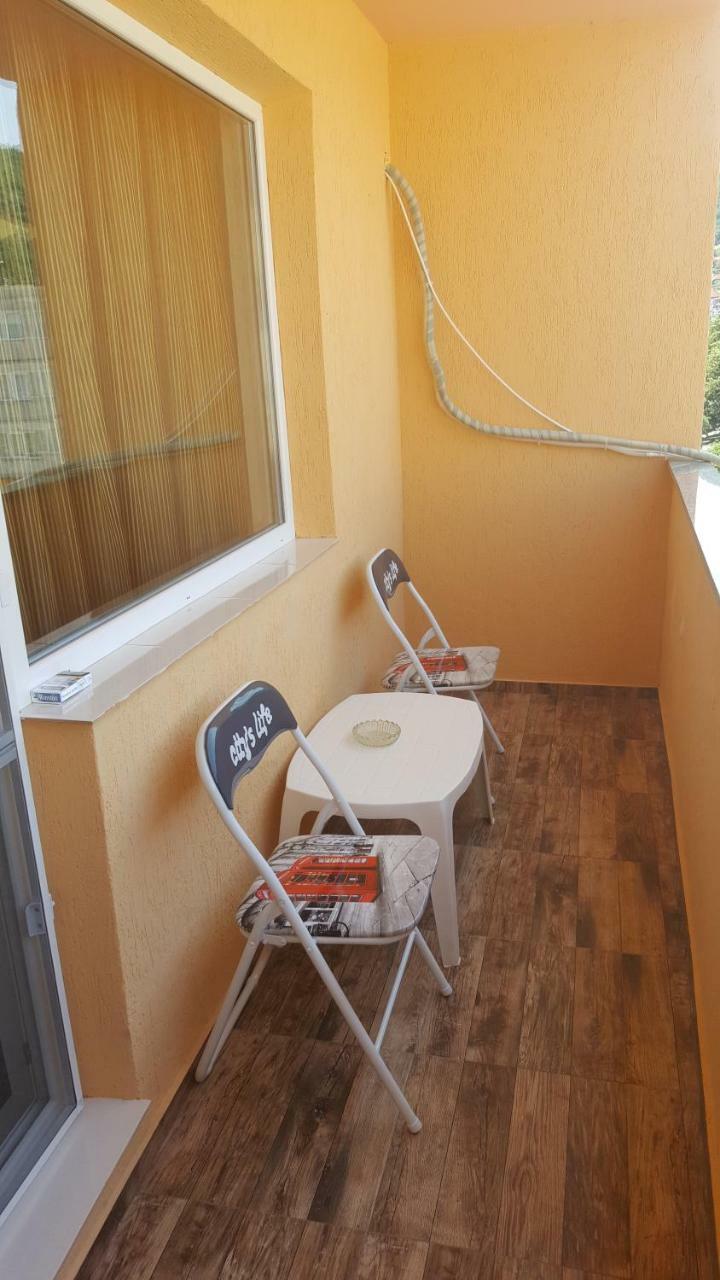OrşovaApartament Victoryアパートメント エクステリア 写真